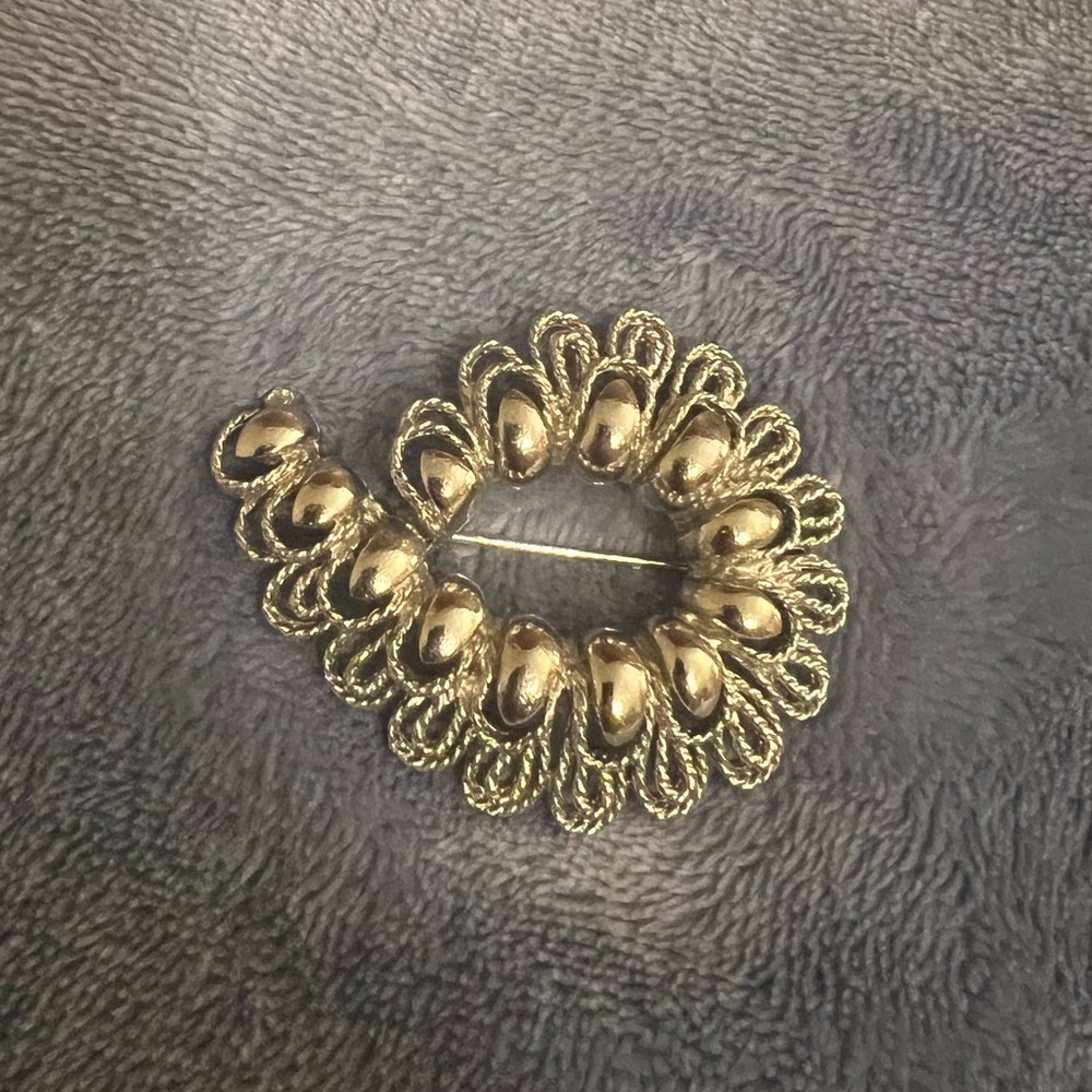 USNER Vintage Silver Tone Brooch, USNER stamped on back, excellent condition